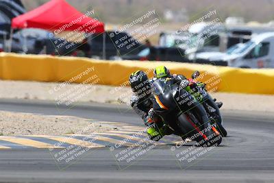 media/Apr-10-2022-SoCal Trackdays (Sun) [[f104b12566]]/Turn 2 (1135am)/